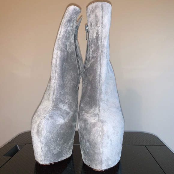 Christian Louboutin 💯 %Authentic - Picture 12 of 15